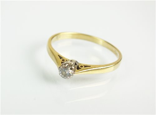 Lot 108 - An 18ct gold single stone diamond ring