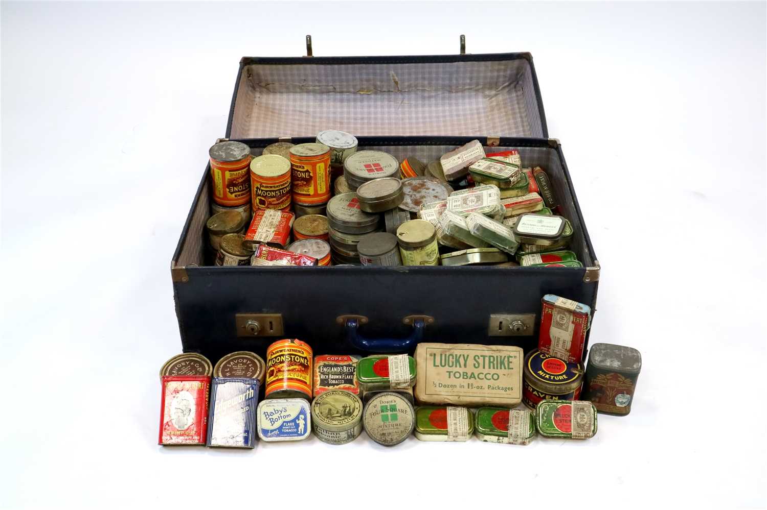 unopened cigarette tin Lot 600 unopened cigarette tin Lot 600