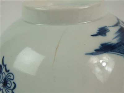 Lot 3 - A Caughley 'Waiting Chinaman' bowl