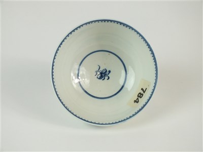 Lot 3 - A Caughley 'Waiting Chinaman' bowl