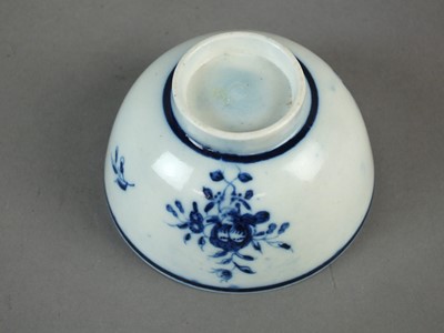 Lot 200 - Caughley 'Simple Posy' tea bowl and saucer