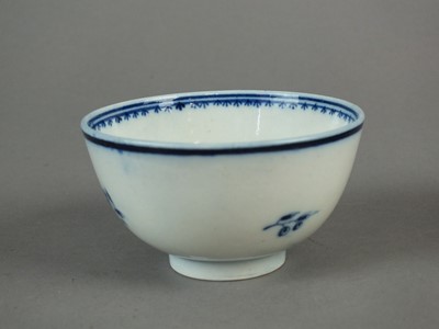 Lot 200 - Caughley 'Simple Posy' tea bowl and saucer