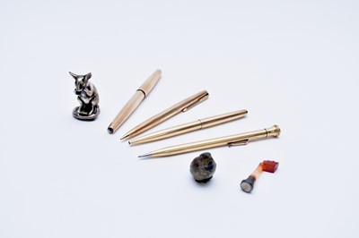 Lot 80 - A small collection of bijouterie