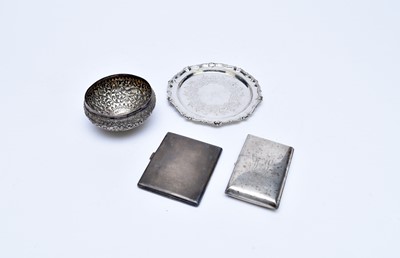 Lot 31 - Two cigarette cases, a waiter and a bowl