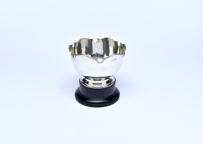 Lot 39 - A George V silver pedestal bowl