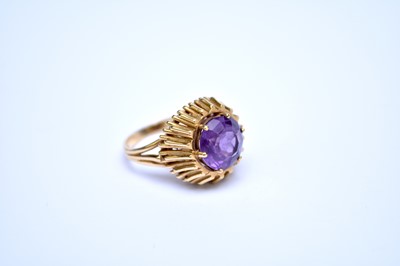 Lot 93 - A single stone amethyst ring