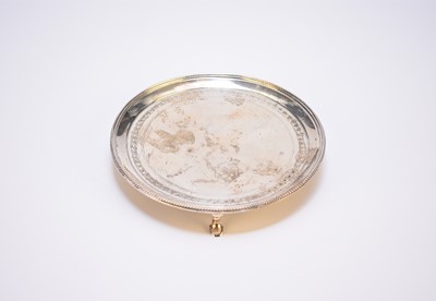 Lot 6 - A George III silver card waiter