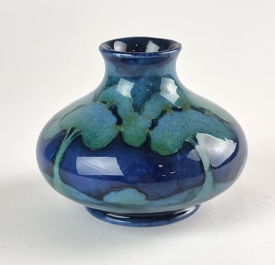 Lot Moorcroft 'Moonlit Blue' vase