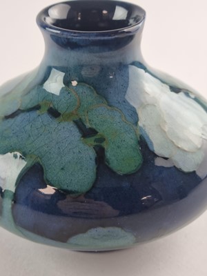 Lot Moorcroft 'Moonlit Blue' vase