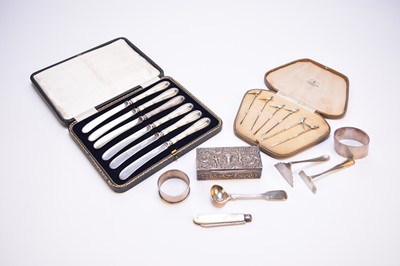 Lot 20 - A small collection of silver