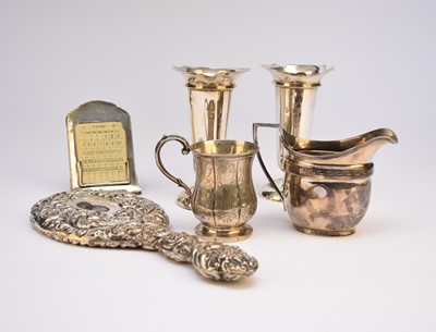 Lot 25 - A small collection of silver