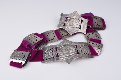 Lot 89 - An Art Nouveau silver belt