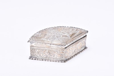 Lot 115 - A Victorian silver fan shaped box