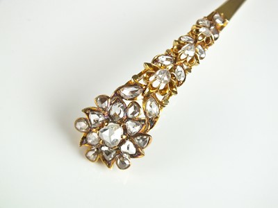 Lot 246 - A graduated rose cut diamond hair pin