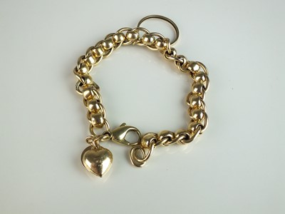 Lot 272 - A 9ct gold bracelet