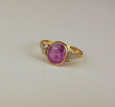 Lot 331 - A single stone pink sapphire ring