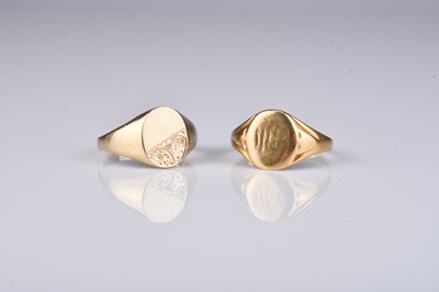 Lot 304 - Two signet rings