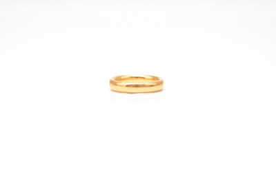 Lot 237 - A 22ct gold wedding band