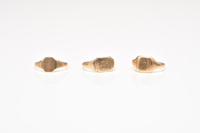 Lot 209 - Three 9ct gold signet rings