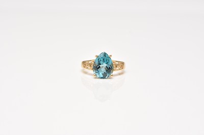 Lot 322 - A 9ct gold single stone blue topaz ring
