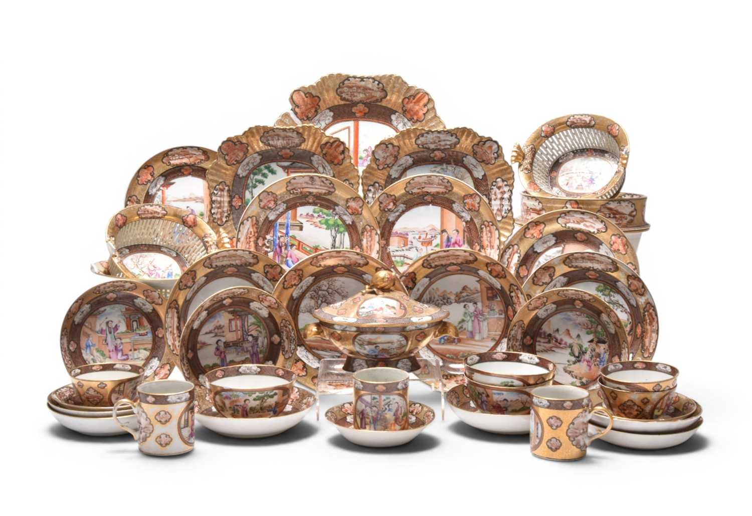 133 - A rare Chinese porcelain 'Rockefeller' pattern part dinner service