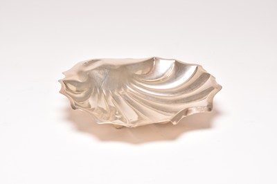 Lot 12 - An Edwardian silver shell form serving dish