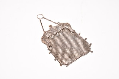 Lot 21 - An Edwardian silver purse