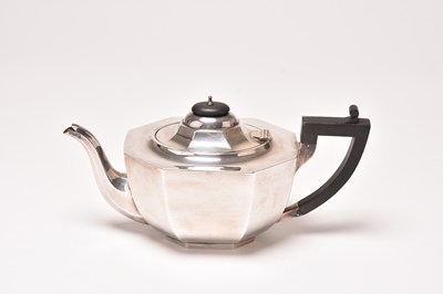 Lot 40 - A silver teapot