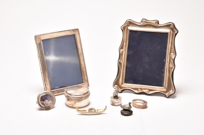 Lot 20 - A small collection of silver