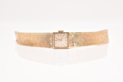 Lot 352 - Cyma: A lady's 9ct gold bracelet watch