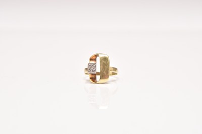 Lot 301 - A yellow metal diamond set ring