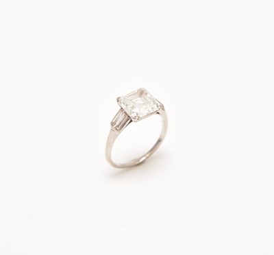 Lot 223 - An Art Deco single stone diamond ring