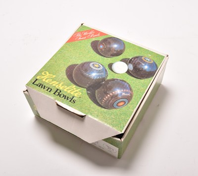 Lot 129 - A set of Henselite Lawn Bowls, Classic Deluxe sixe 3 Heavy (4)