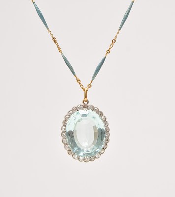 Lot 170 - An early 20th century aquamarine and diamond pendant
