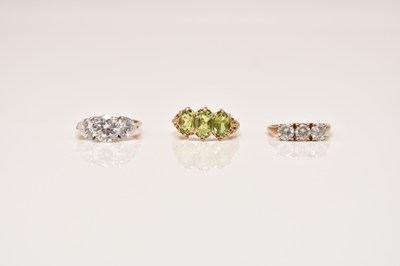 Lot 146 - Three stone set rings