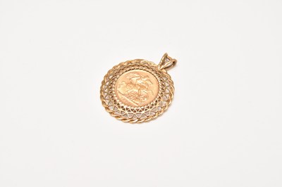 Lot 311 - A sovereign set pendant