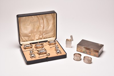 Lot 25 - A small collection of silver