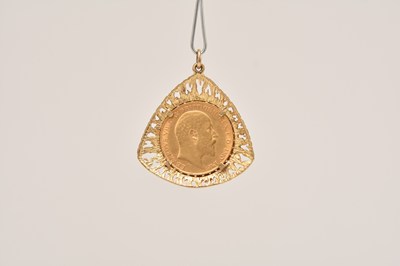 Lot 159 - A half sovereign pendant