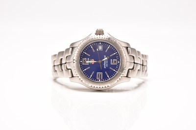 Lot 355 - Tag Heuer: A gentleman's stainless steel Link bracelet watch