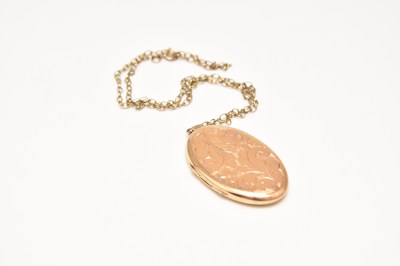 Lot 278 - A 9ct gold oval locket on chain