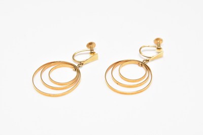 Lot 195 - A pair of 9ct gold hoop earrings