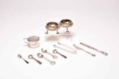 Lot 7 - A small collection of silver
