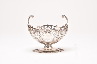 Lot 31 - A silver pedestal bowl