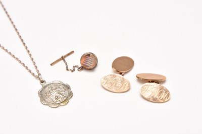 Lot 324 - A pair of 9ct gold cufflinks
