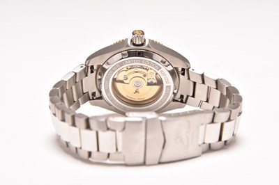 Lot 363 - William Wood: A gentleman's stainless steel Valiant bracelet watch